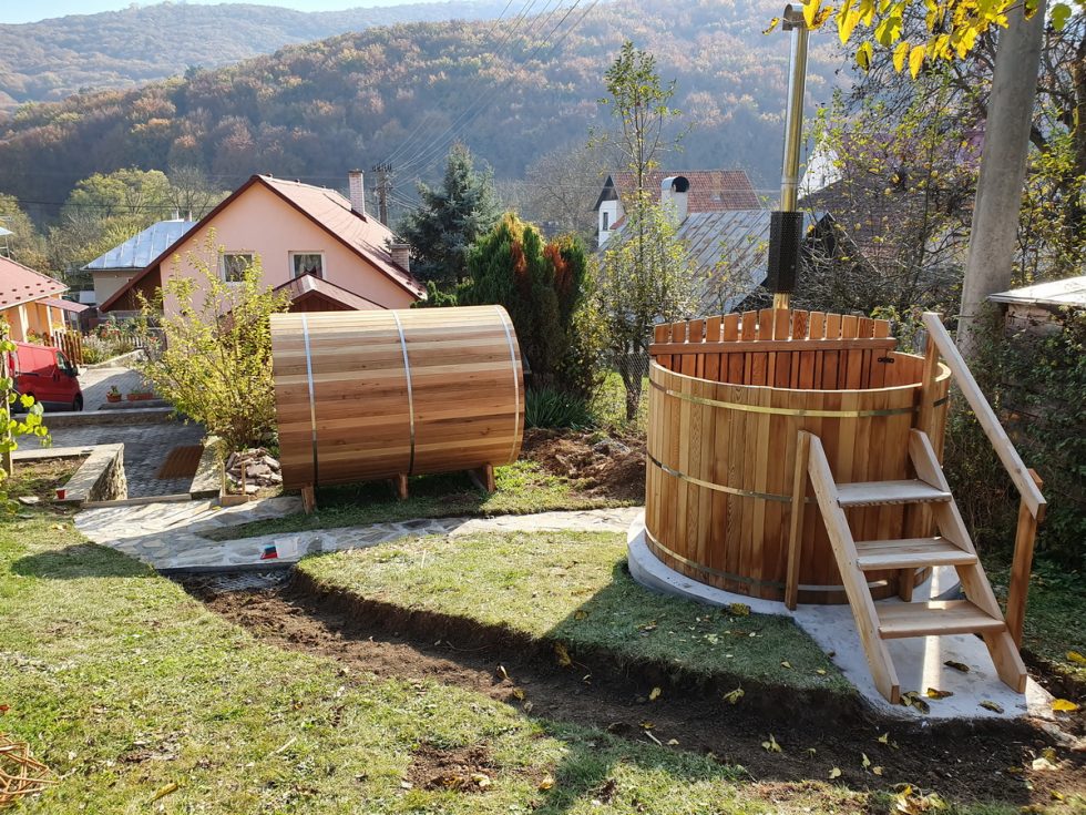 Kada-a-sudova-sauna-z-cedroveho-dreva-980x735